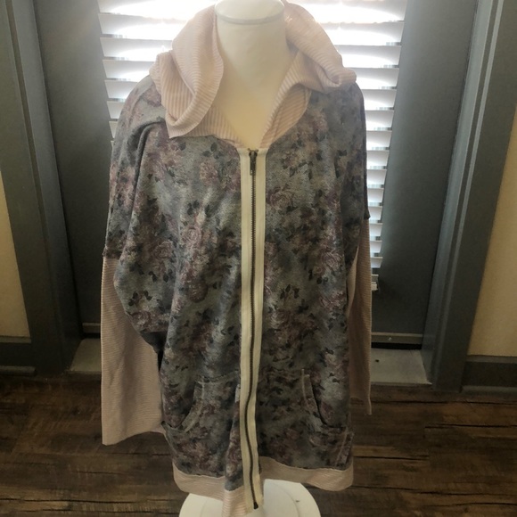 Zip up jacket - Picture 1 of 2